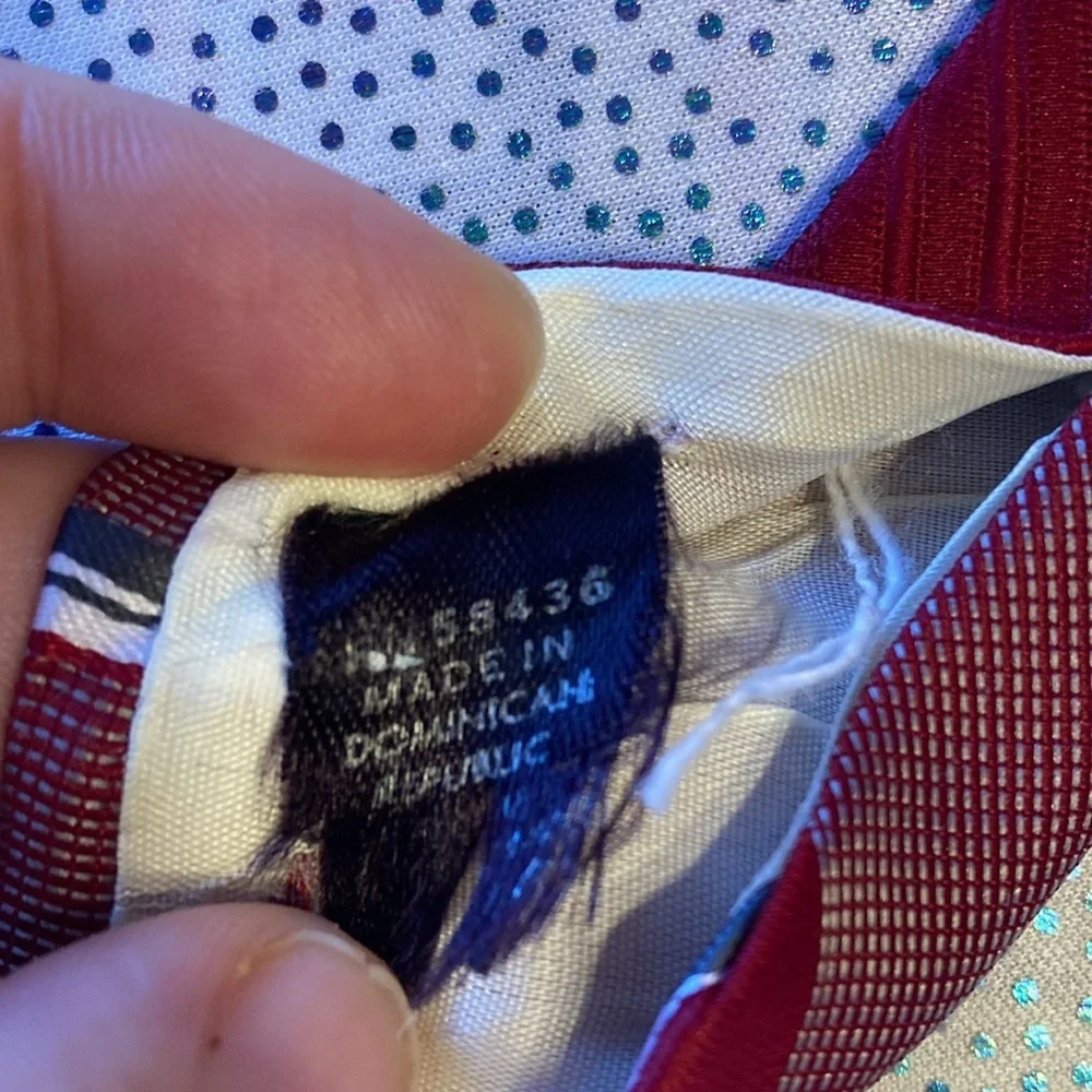 Men’s tie unbranded red black in good condition
